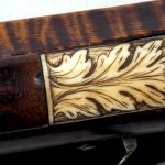 Détail des décors en os