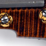 Détail des décors en os