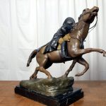 Peinture à l'huile illusionniste façon bronze patiné, vue arrière